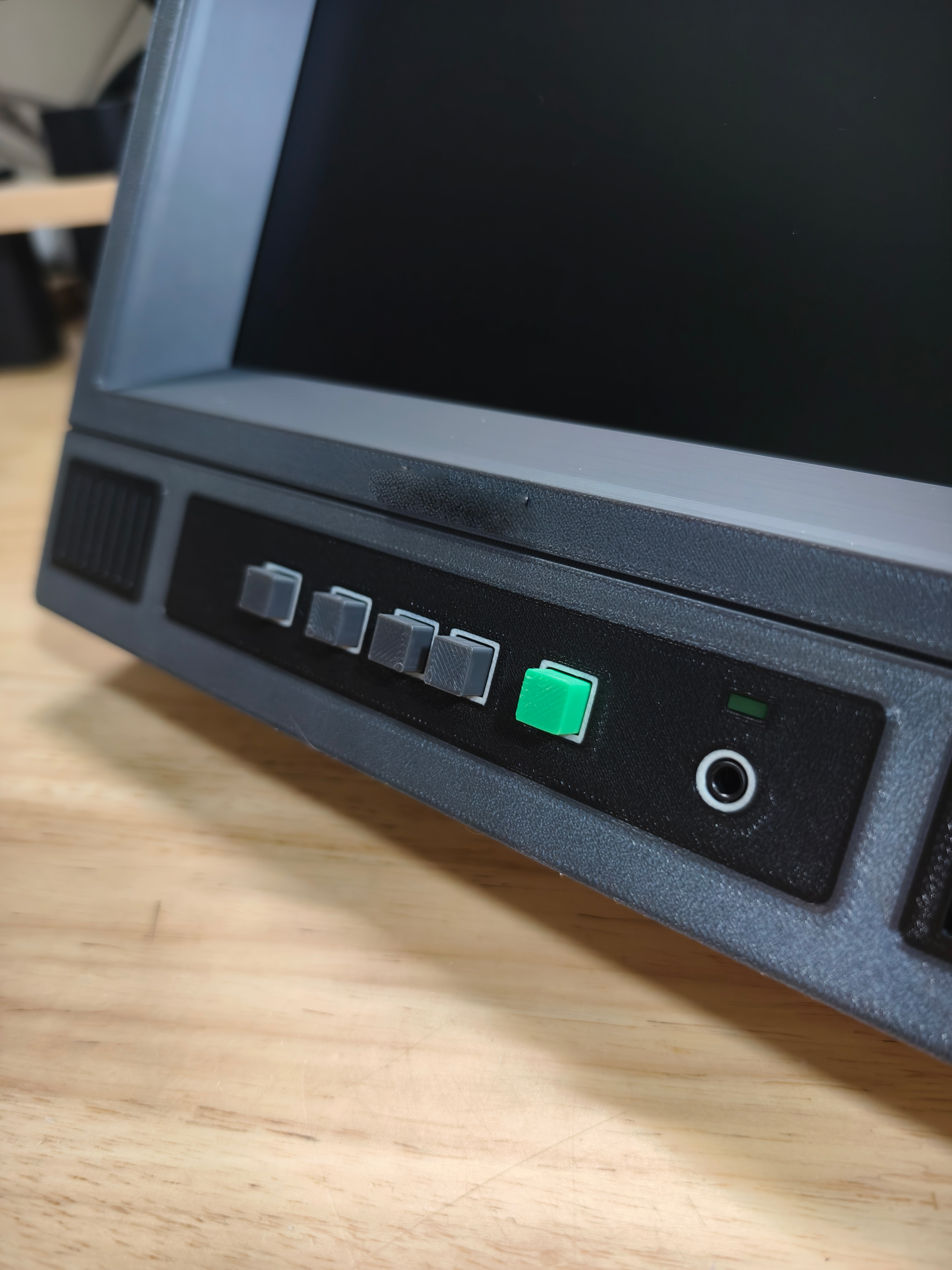 Retro Gaming Monitor - CRT Monitor Style 10.4 InchRetro Arcade